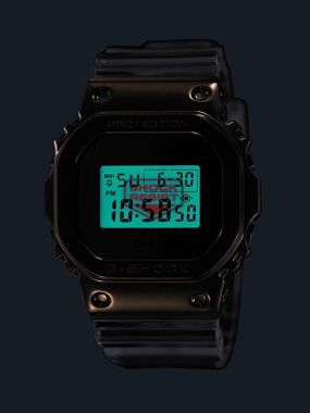 Casio GM-5600SG-9DR Saat