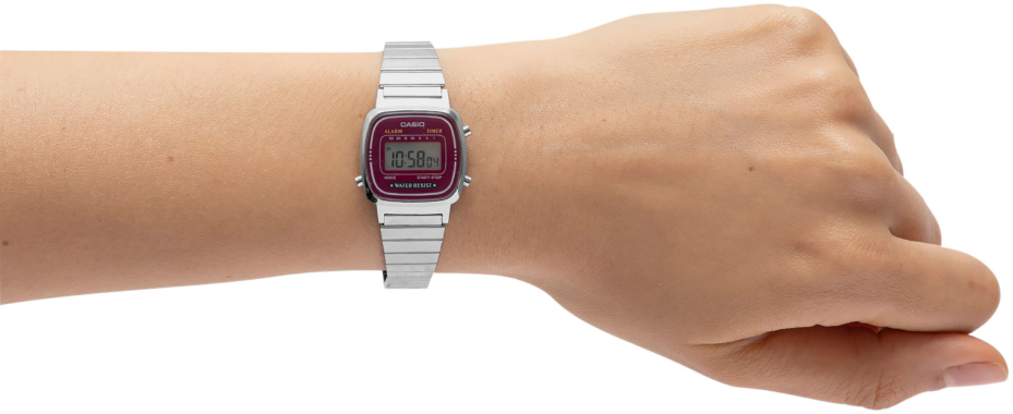 Casio LA670WA-4DF Saat