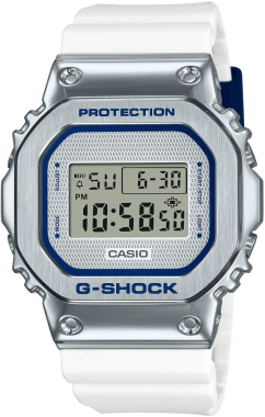 Casio GM-5600LC-7DR Saat